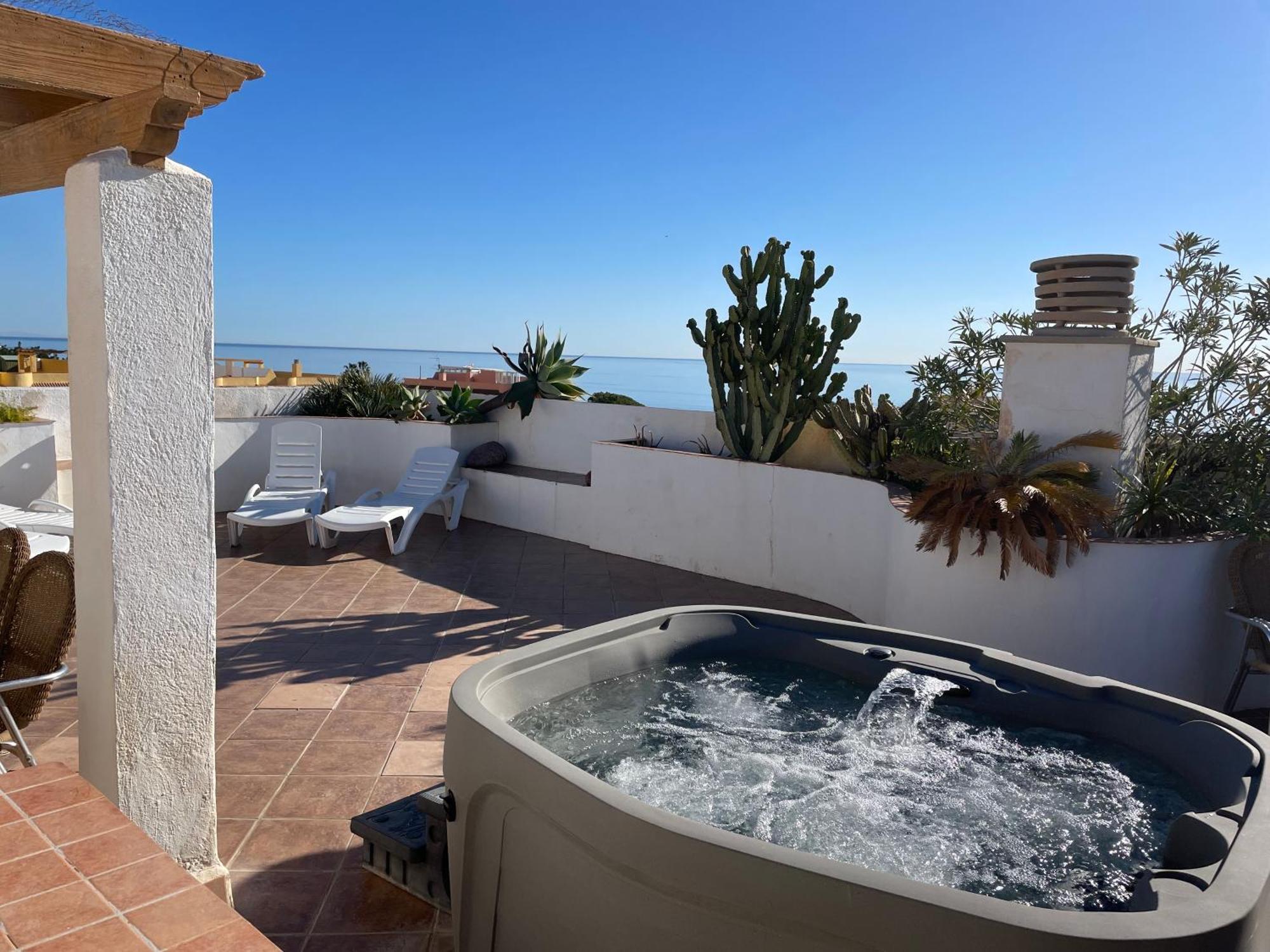 Penthouse With Private Roof Terrace And Jacuzzi Apartment Fuengirola Luaran gambar